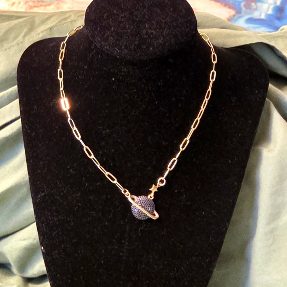 Melania Clara NWT Orbit Necklace Gold